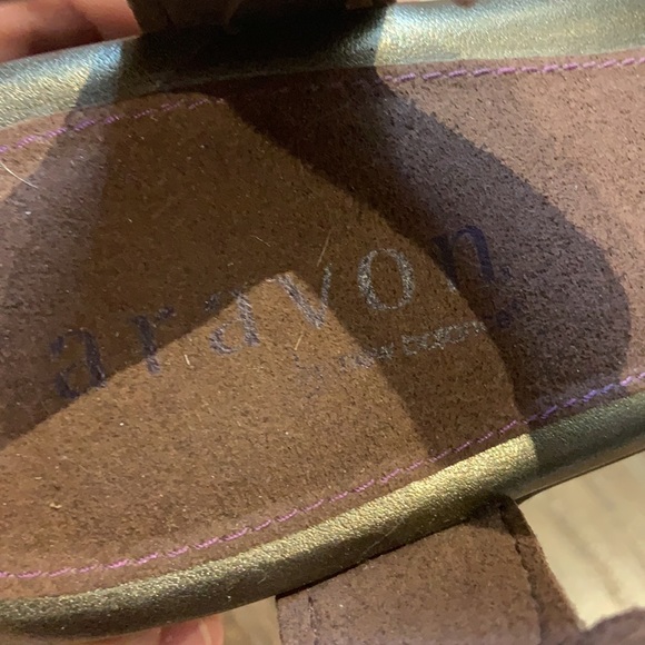 Aravon womens Medici Sandal Heeled Sandal - Picture 7 of 14